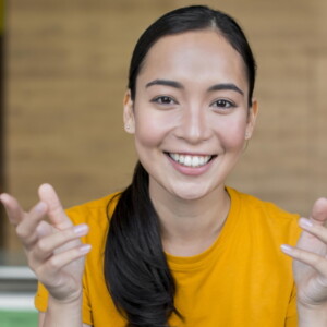 ミラーニューロンと感情の伝染──笑顔で運を引き寄せる脳科学